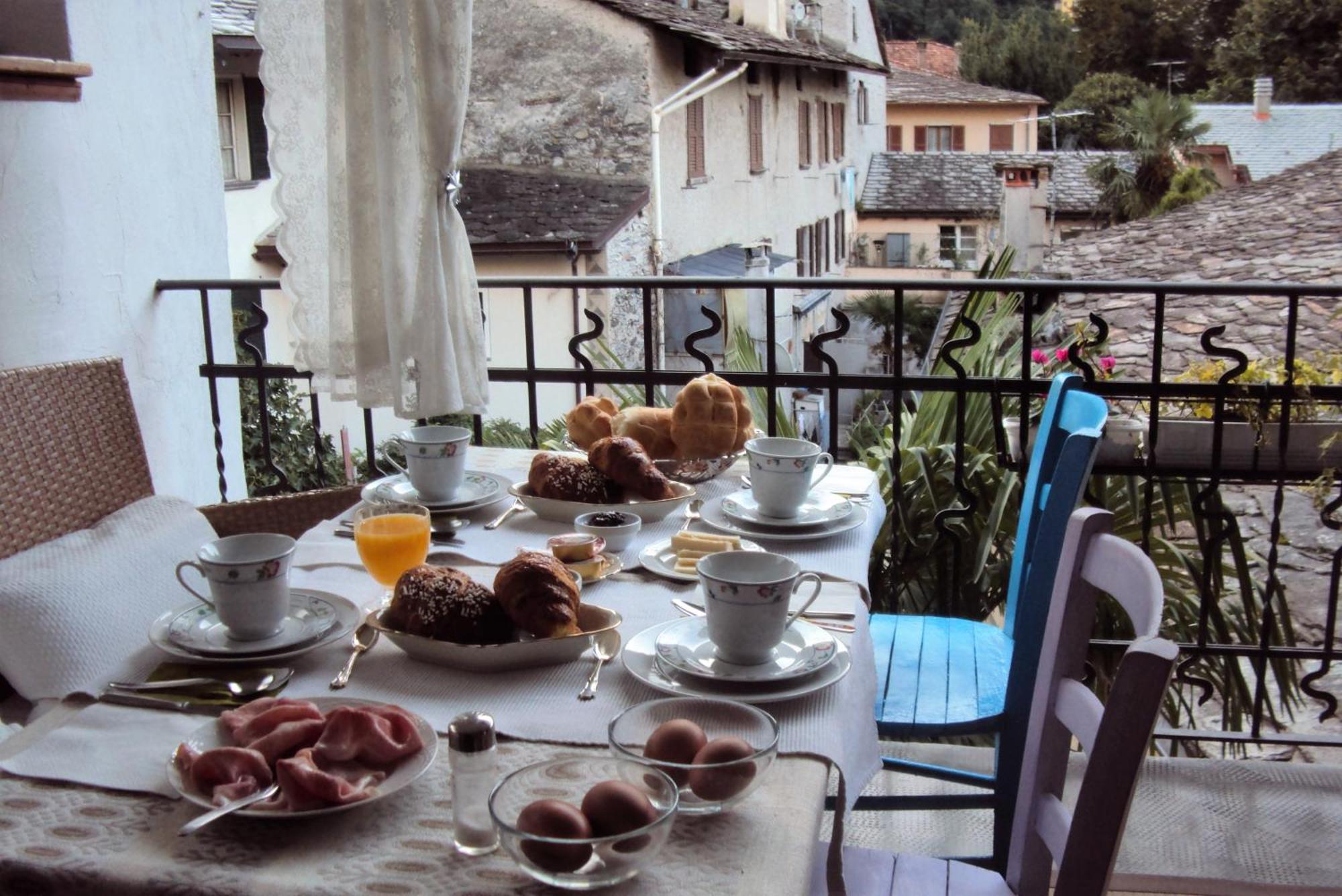 Bb Chiavenna Centro Storico Bed & Breakfast Екстериор снимка